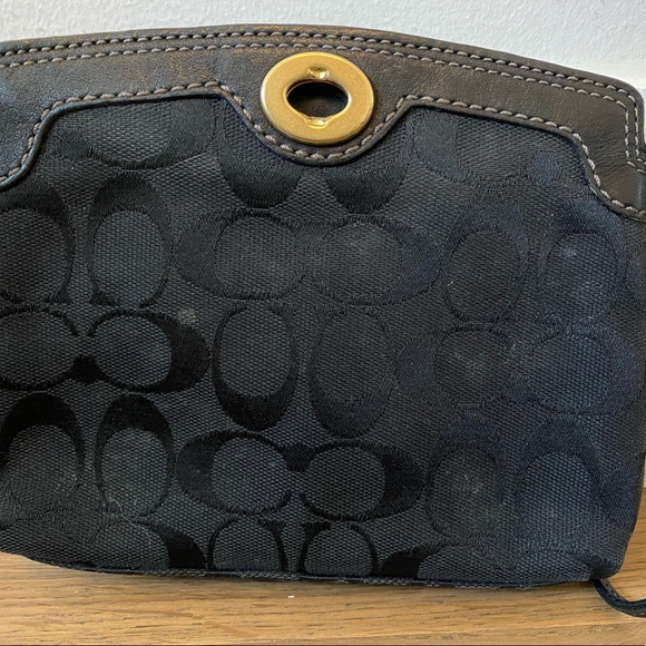 Coach | Signature Black Wristlet - Picture 2 of 7